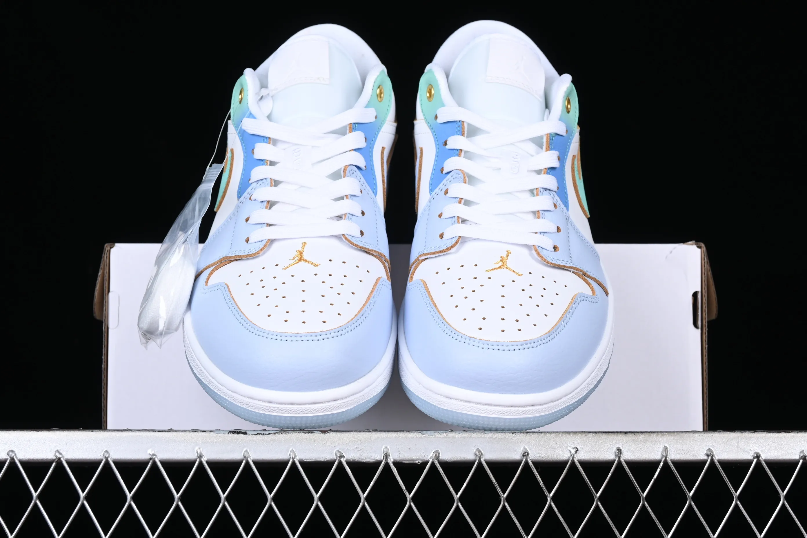 All categories Air Jordan Jordan series basketball shoes Air Jordan 1 Low Z version Air Jordan 1 Low AJ1 Joe 1 sea salt blue low-top cultural casual sneakers FN8899-131